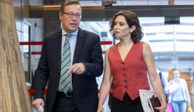 Residencias no, Begoña Gómez sí: Ayuso convierte la Asamblea en un Congreso B para no hablar de Madrid