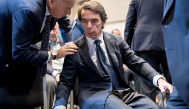 Aznar alienta la movilización contra el Gobierno: “España está pendiente de que los españoles dejen de ser espectadores”
