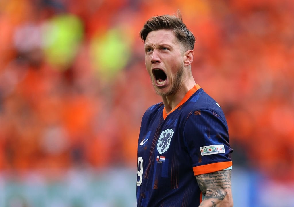 [Romano] Talks between Wout Weghorst and Ajax on personal terms are already very advanced, all parties are confident to make the deal happen. Negotiations to follow with Burnley but Ajax are now increasingly optimistic to bring Weghorst at the club.