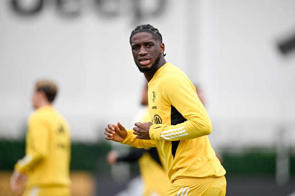 Juventus still working on Douglas Luiz. Possible swap deal with Illing Jr., McKennie + Cash.