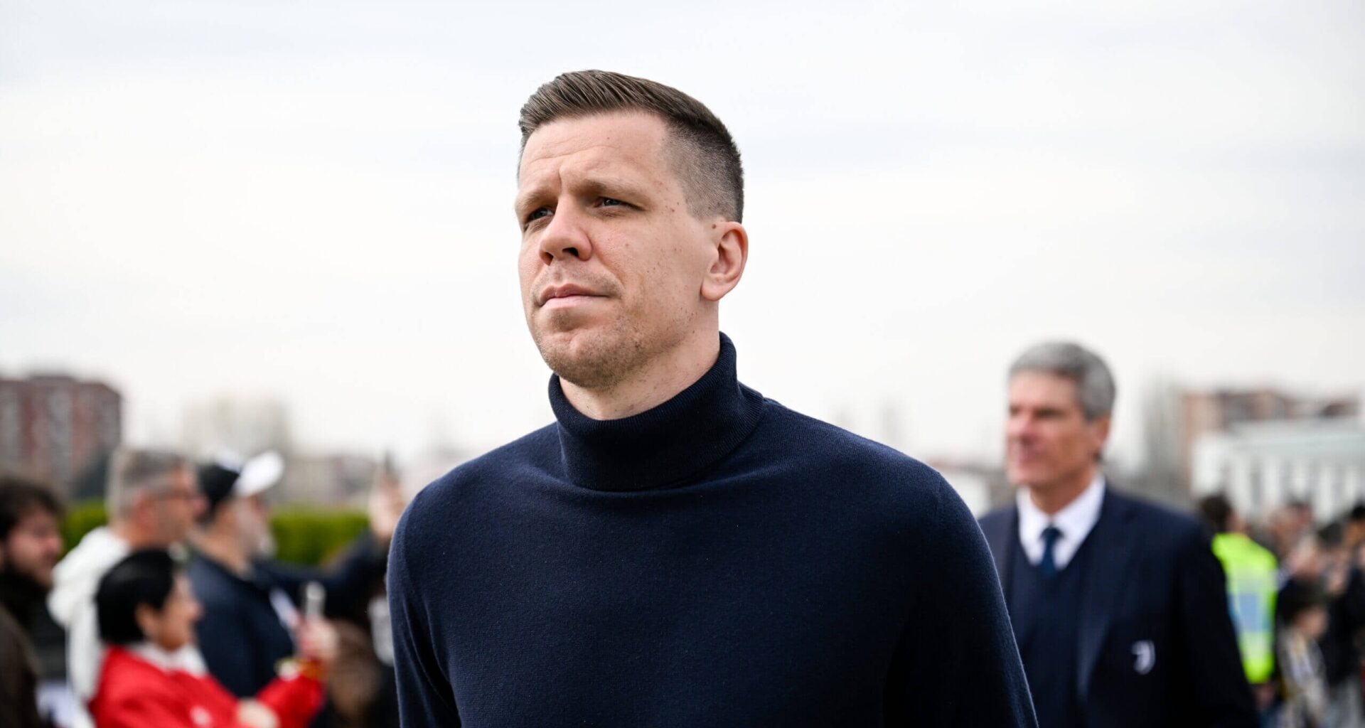 [The Athletic] Wojciech Szczesny has reached an agreement in principle with Al Nassr on a two-year contract which will be worth in the region of €19million (£16m, $20.4m) per year. If an agreement is reached between the two clubs, it is expected that the transfer will be completed this week