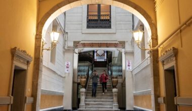 Barcelona eliminará los 10.000 pisos turísticos de la ciudad en cinco años