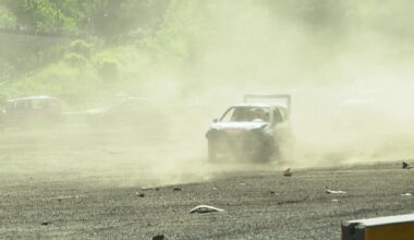 Objectiu: "trinxar els cotxes"