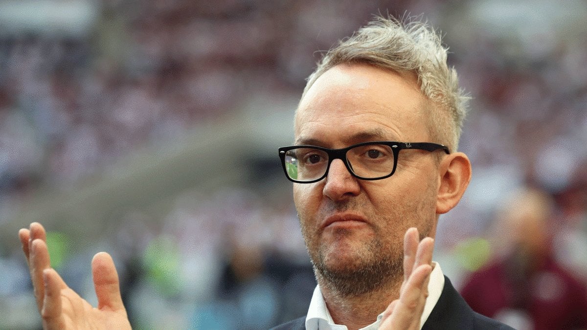 VfB kommentiert DFL-Entscheidung deutlich: "Die Entscheidung des DFL-Präsidiums, den Supercup nicht in einem der modernsten Stadien Deutschlands mit dem im Vergleich doppelten Fassungsvermögen von 60.000 Plätzen auszutragen, ist aus unserer Sicht nicht nachvollziehbar. Wir sind sehr enttäuscht."