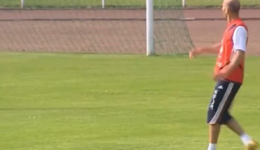 More of Zidane's First touch.