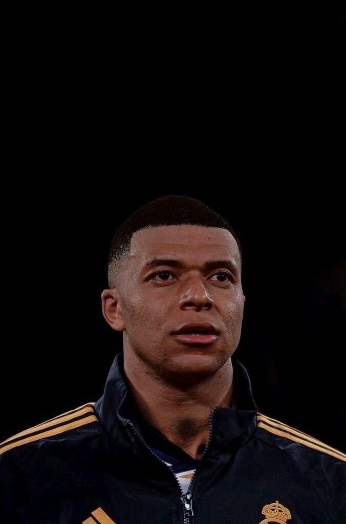 I wanna get the 🐢 shirt but when will his number be official? And also is it Mbappé or Mbappe?