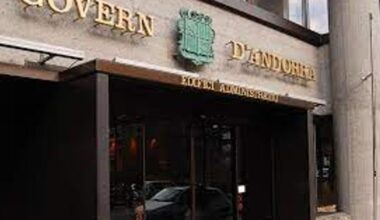 Govern retira la residència a un home per passar tres anys al Marroc per problemes familiars