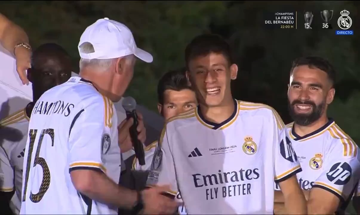 Carlo Ancelotti asking Arda Güler to speak to the Real Madrid fans