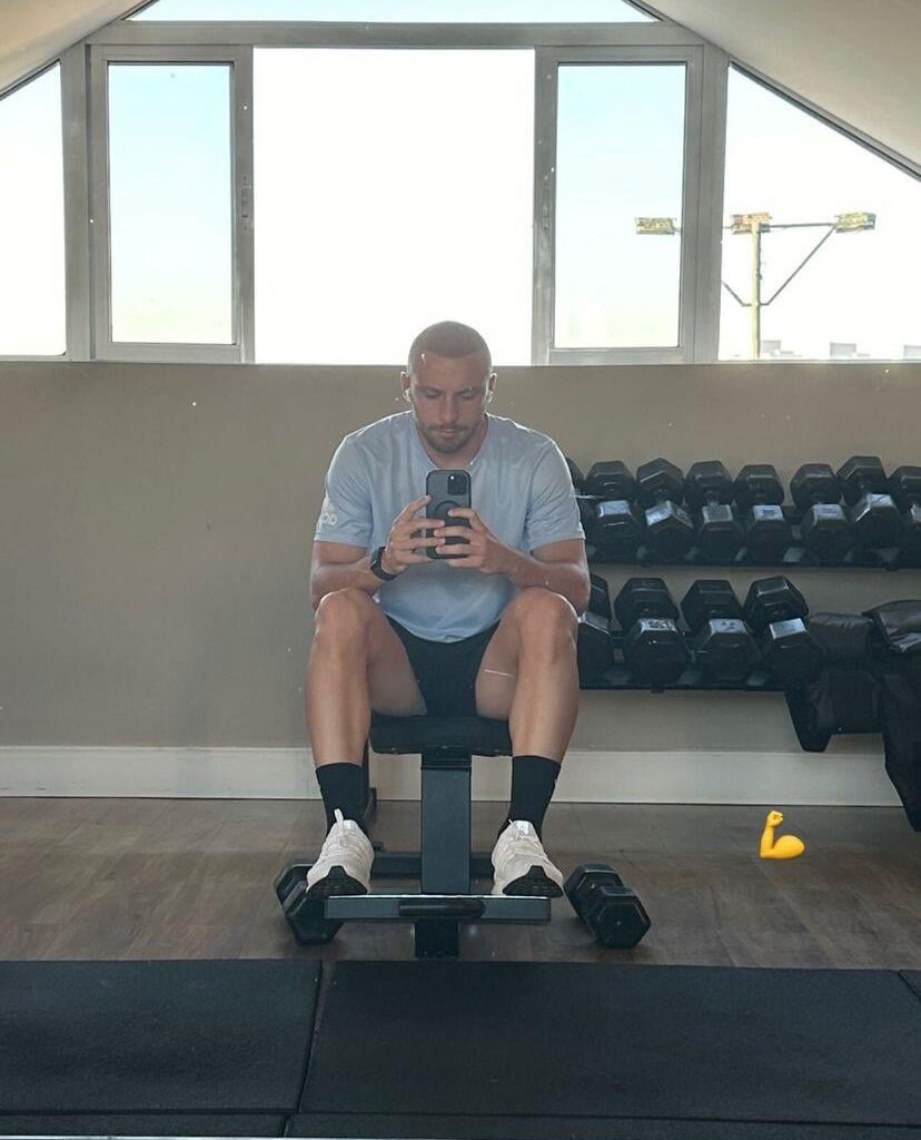 Carlos Augusto on Instagram, looks like he got a hair transplant lol