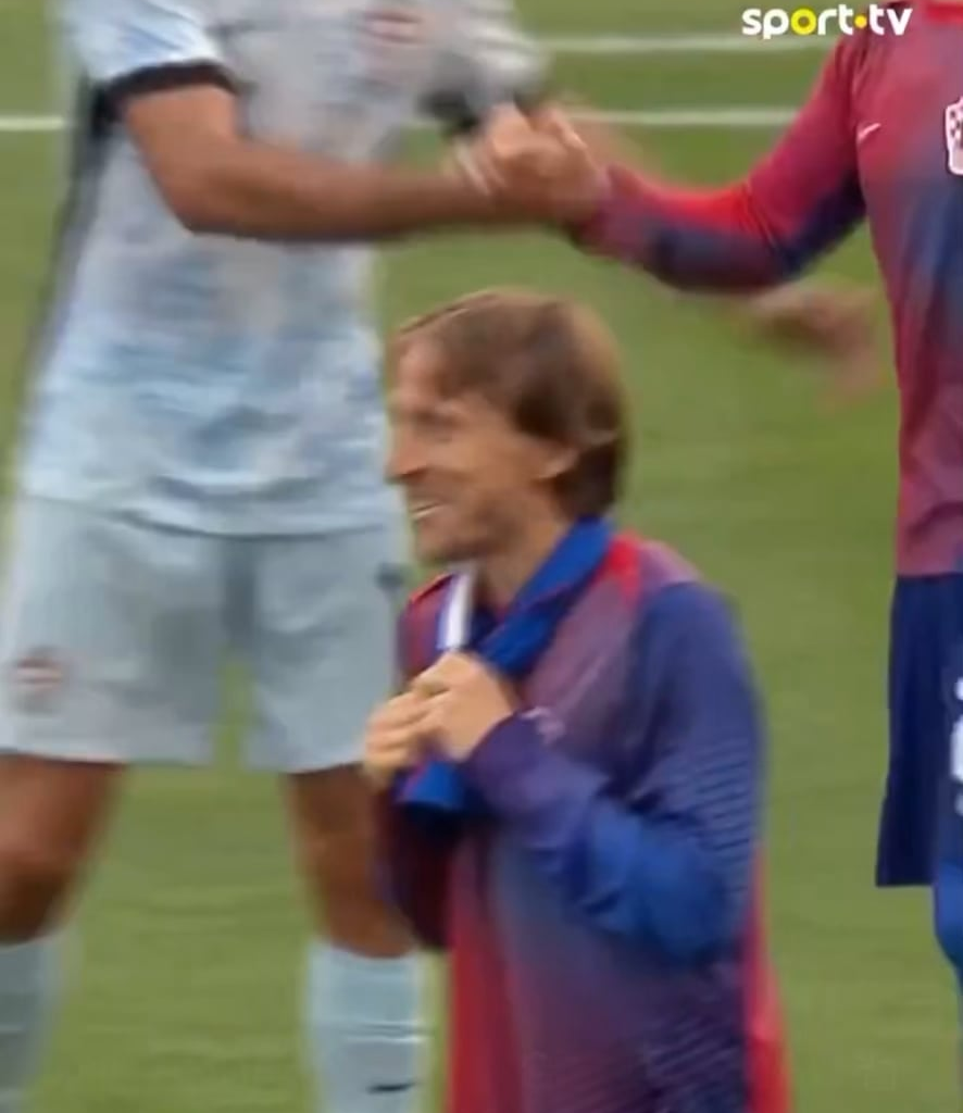 2 goats meet again: Cristiano Ronaldo and Luka Modric 🐐