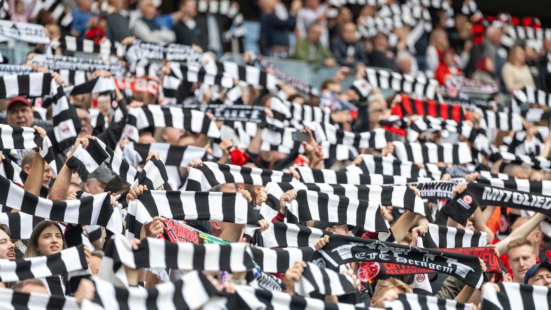 Neues Eintracht-Trikot sieht aus wie Zigarettenpäckchen – Fans wüten