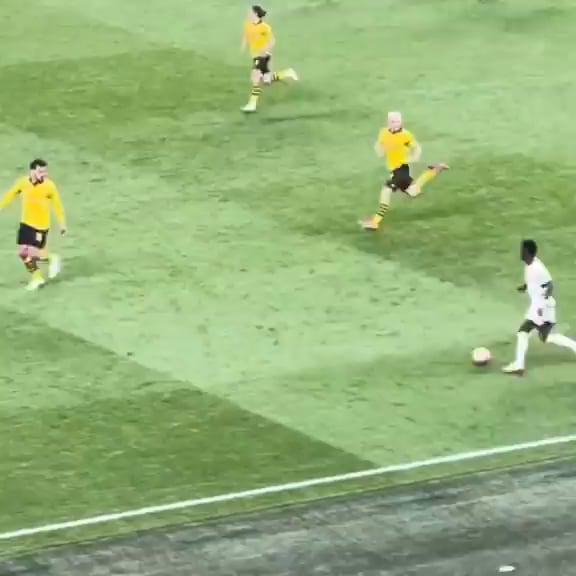 Stop that, Vinicius Jr. 🤯