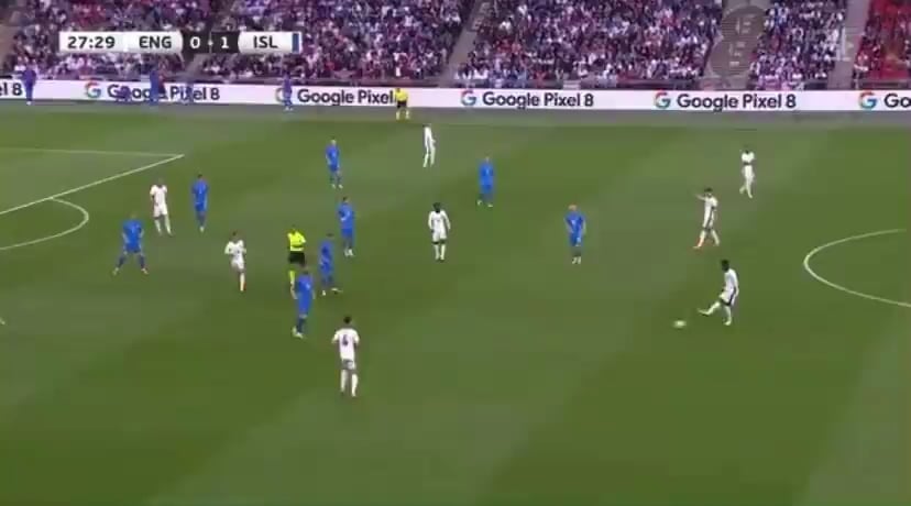 Phil Foden needs to switch nationality at this point. Poor progressors in Mainoo and rice behind him, no support on the wings, and Kane being Spursy as always.