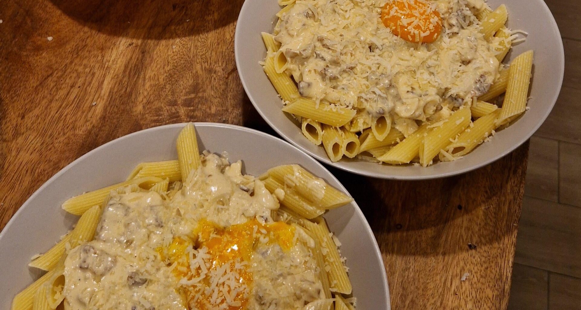 Homemade pâtes carbonara à Koh Phangan (Thailande) - A l'emmental et crème Française of course