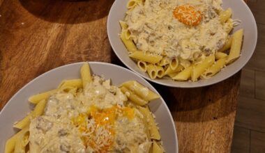 Homemade pâtes carbonara à Koh Phangan (Thailande) - A l'emmental et crème Française of course