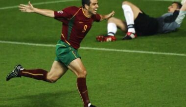 Estou a ver a meia-final que jogamos contra a Holanda no Euro 2004. Como é possível que o Pauleta tem sido tão catastrófico com a seleção em todos os torneios que jogou ?