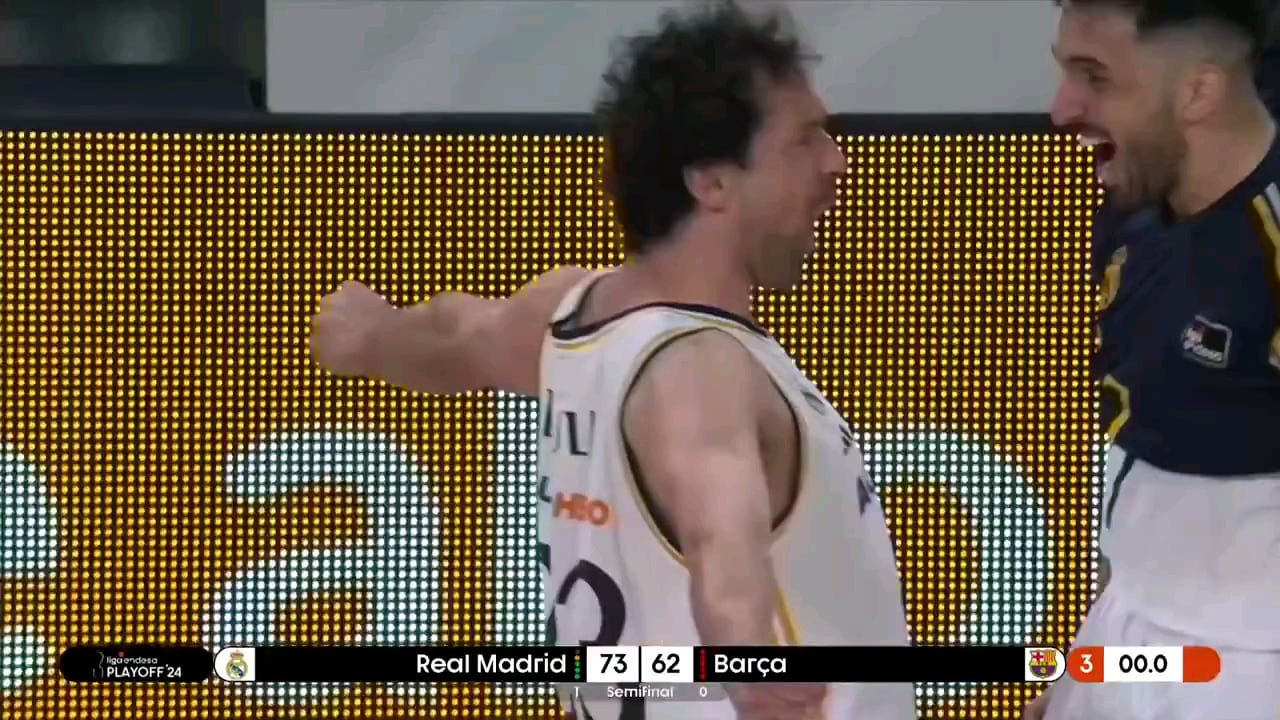 Sergio Llull's insane Buzzer beater in the 3rd Quarter vs Barça