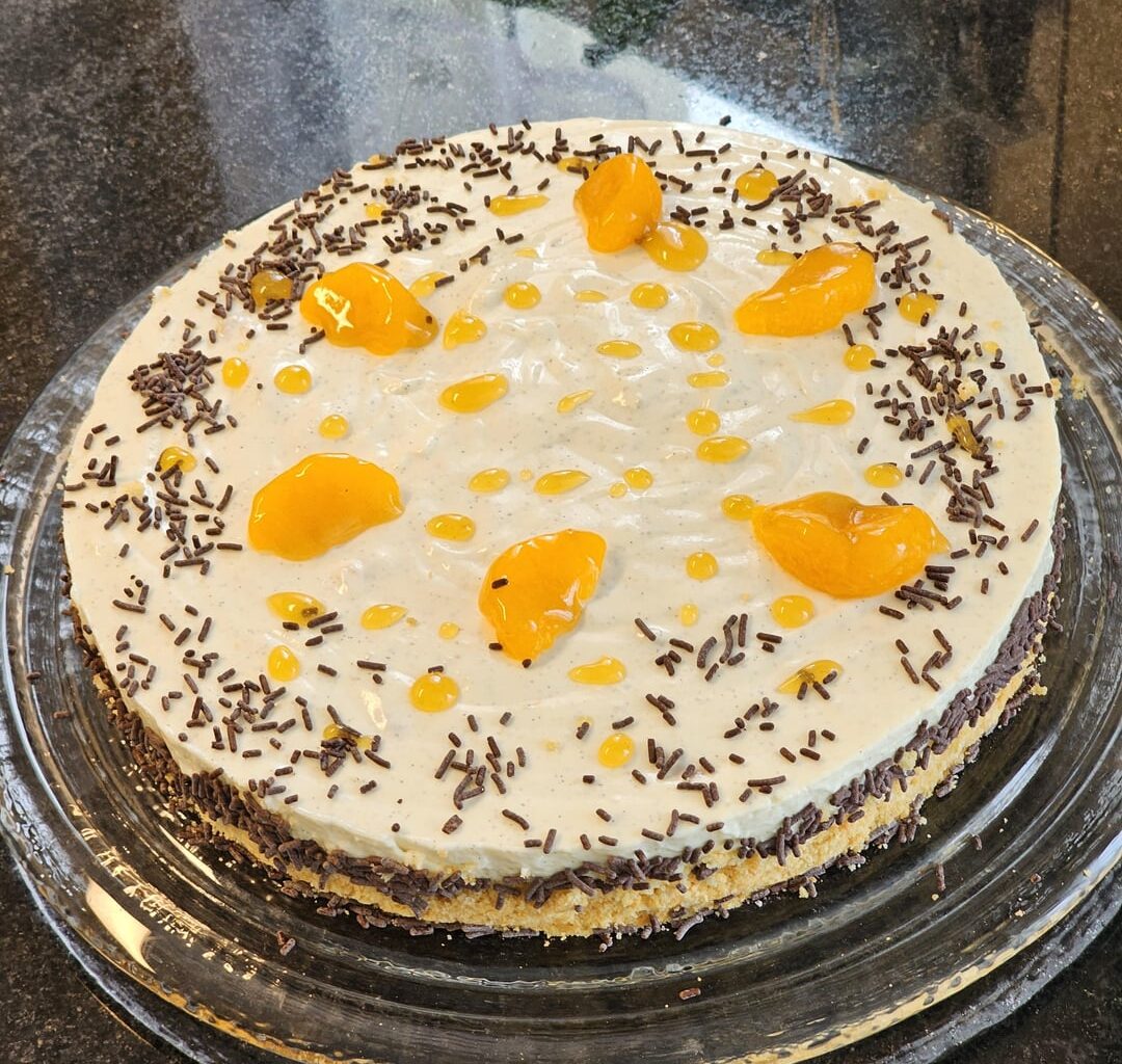 Homemade tangerine and cream cheese tart (no baking required) ― ingredients last picture (chronologically the first one ;)