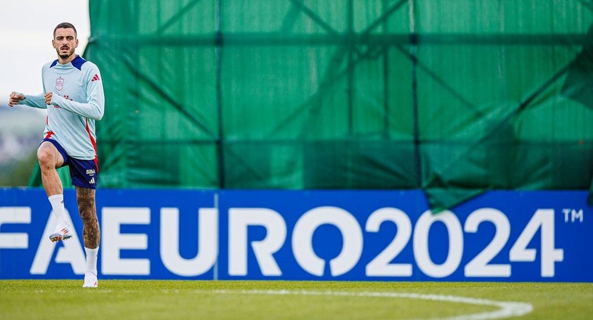 Joselu was very unhappy not to play the Croatia match even with Morata leaving through discomfort in the 67th minute. He declined all media, and fans asking for pictures after the match. He got on the team bus very early (1 hour before it left)