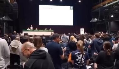 Großer Erfolg für die Fanszene von 1860 München! Bei der Mitgliederversammlung des TSV 1860 München konnten sich alle neun Kandidaten des Bündnisses PRO1860 gegen die Kandidaten von Hasan Ismaik durchsetzen und wurden in den Verwaltungsrat gewählt.