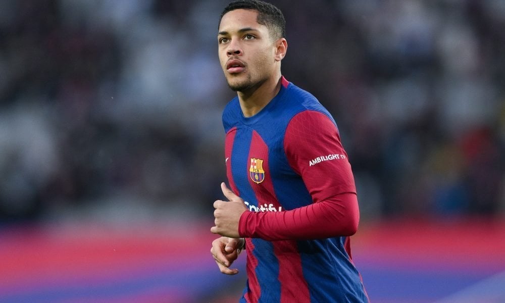 Victor Roque cuts vacation short and returns to training to impress Flick