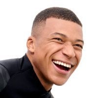 [Kylian Mbappé] “Any ideas for masks?”