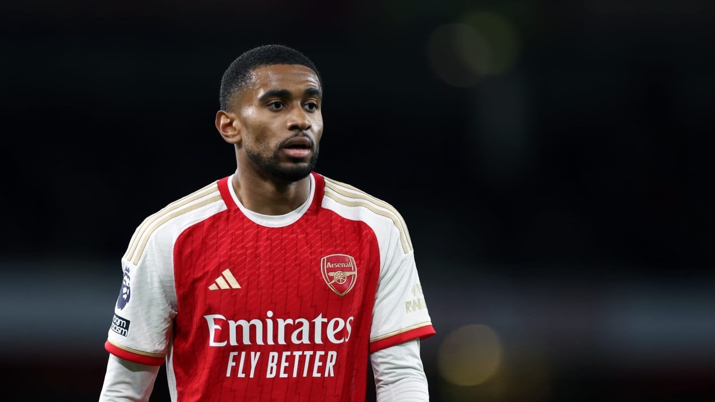 Reiss Nelson weighs transfer options amid Premier League interest