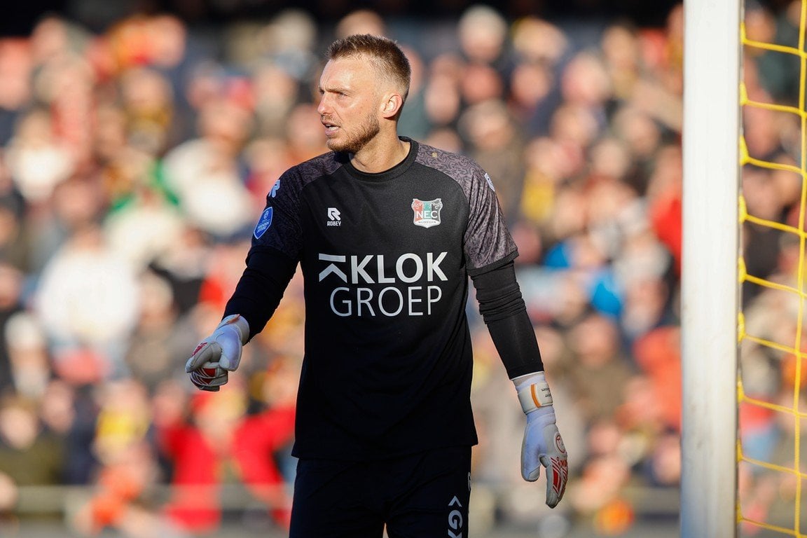 Cillessen might make a shock return to La Liga
