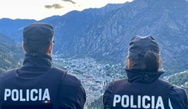 La policia obre aviat noves places i s'insta a que es presentin dones per feminitzar el cos