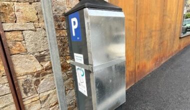 (Fotonotícia) Aparcament gratuït a Ordino per protegir els parquímetres per Sant Joan