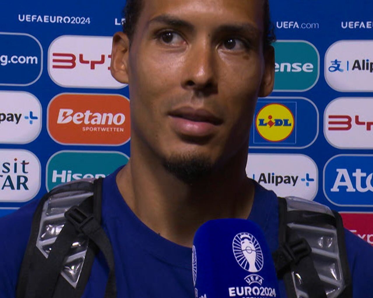 [optus] Virgil van Dijk: "We scored a goal that was a fair goal (..) But yeah, the English referee decided to disallow it"