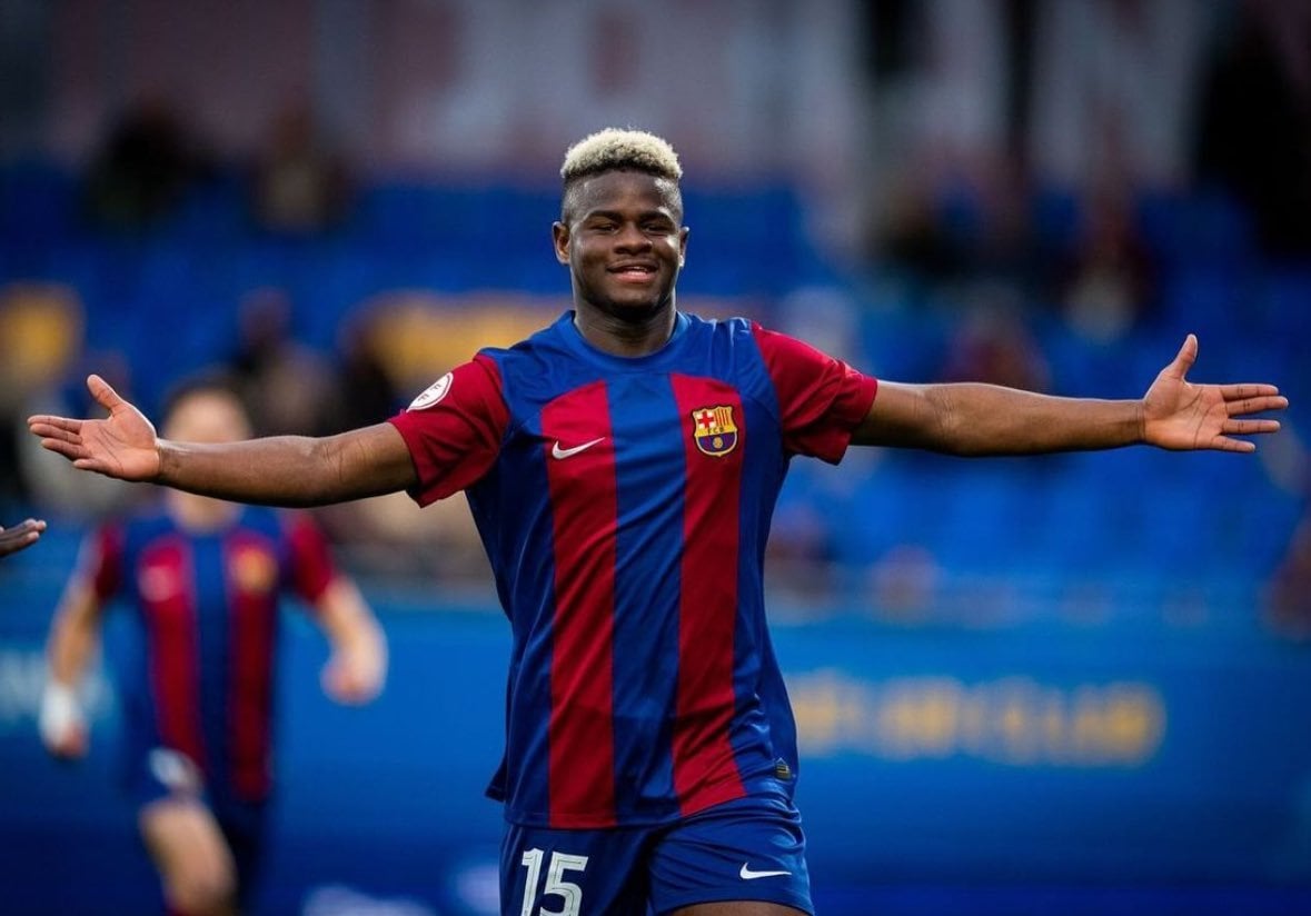 [Fabrizio Romano] Understand Barcelona have asked fee around €15/16m for Mika Faye to FC Porto. The deal has to include a buy back clause for Barça and also sell-on clause, this is the request from FCB. Negotiations are still ongoing, nothing agreed or done yet.