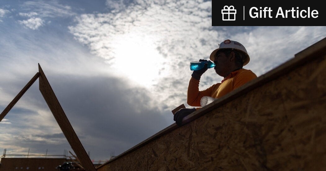 Dozens of Groups Push FEMA to Recognize Extreme Heat as a ‘Major Disaster’ | The labor and environmental groups are pushing the change so relief funds can be used in more situations.