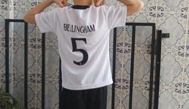 Got my nephew this kit for 5$ from street, Seller swore on his mom's grave it's original and who am i to doubt it !? my nephew happy cause he's a madridista, i am happy cause i only spent 5$ and Perez is happy cause he got the turtle for free . . So , f#ck it !