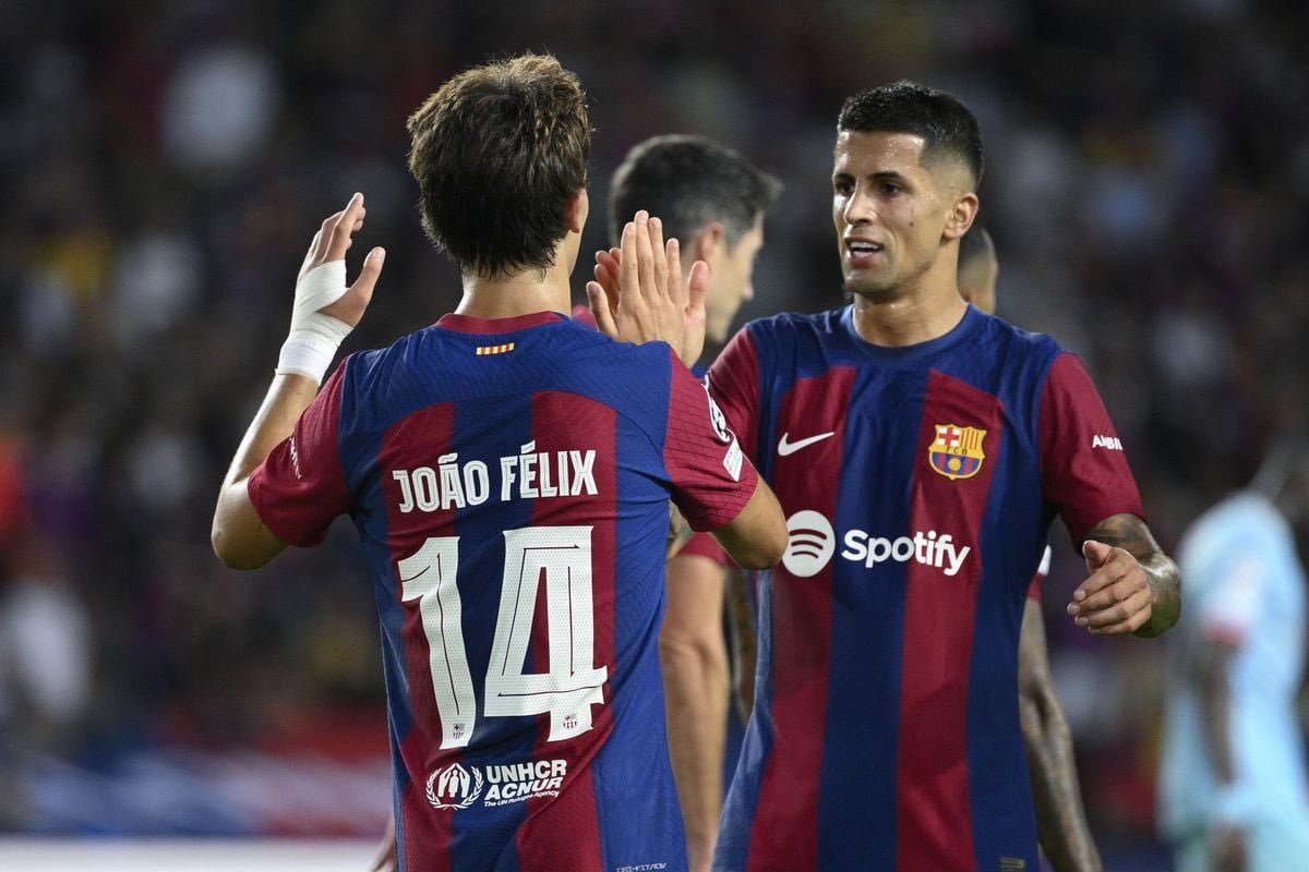 Barcelona is working to keep both, João Cancelo and João Felix, for one more year — they want to do this through another loan without a mandatory option to buy. The players also want to stay. 
@ffpolo