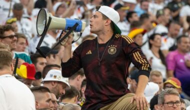 DFB-Vorsänger Bengt Kunkel hofft nach schlechter Stimmung beim Schweiz-Spiel in Frankfurt aufs Westfalenstadion: "Die Stimmung in Dortmund ist mit nichts auf der Welt zu vergleichen. Wir hoffen, dass wir ein bisschen was von der Magie des Westfalenstadions mitnehmen können."