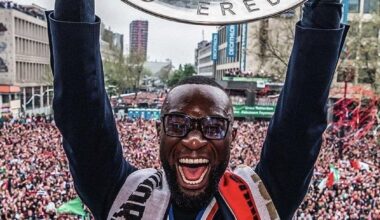 🚨🔴⚪️🇳🇱 #Eredivisie |  💰 PSG have made a contractual offer to Lutsharel Geertruida ❗️  ✅ The player is very interested but will decide on his future after the EURO  ➡️ No official contacts between the two clubs yet