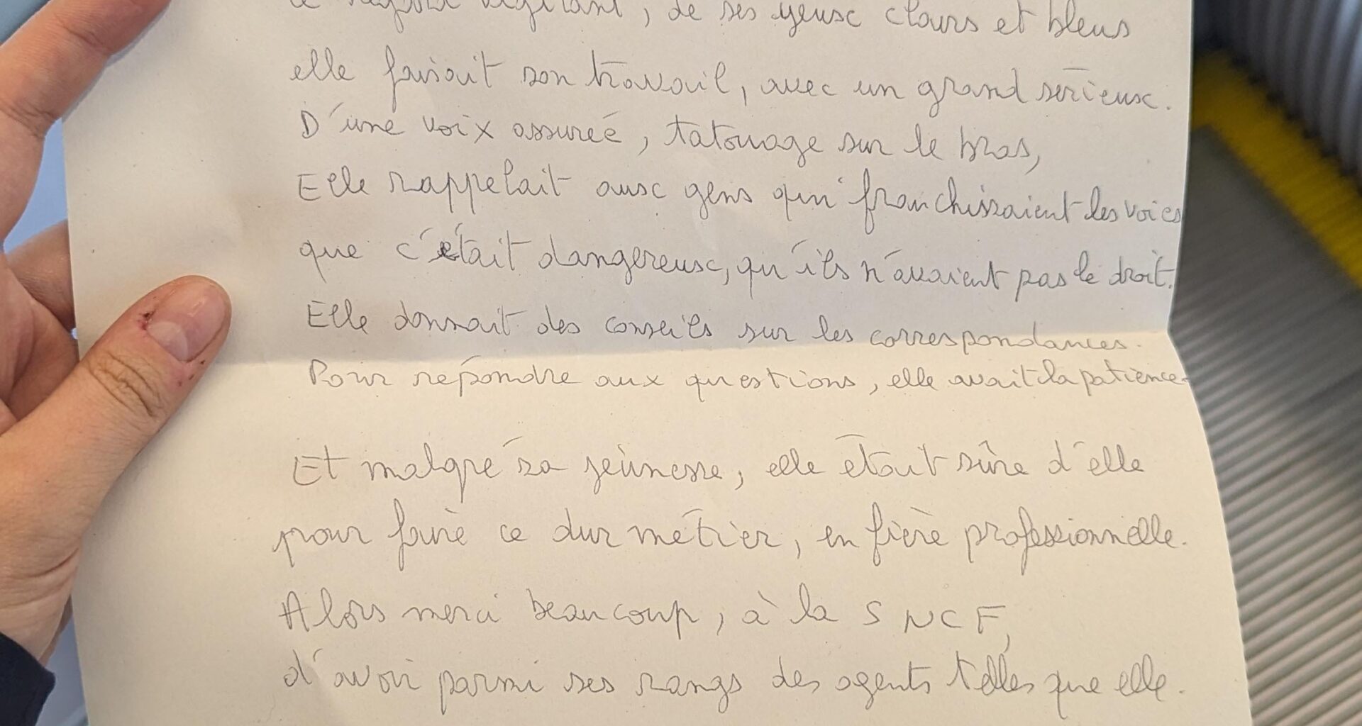 Un vieux monsieur m'a donné ce mot en sortant du train, ça m'a refait ma soirée