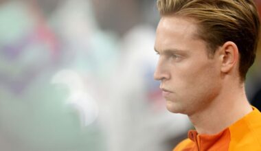 [Fabrizio Romano] Ronald Koeman on Frenkie de Jong injury: "He was not gonna be ready in three weeks, unfortunately". "Frenkie has a history with this injury so we have to think about his health. The club over there decided to take risks and this is the price we have to pay for it"
