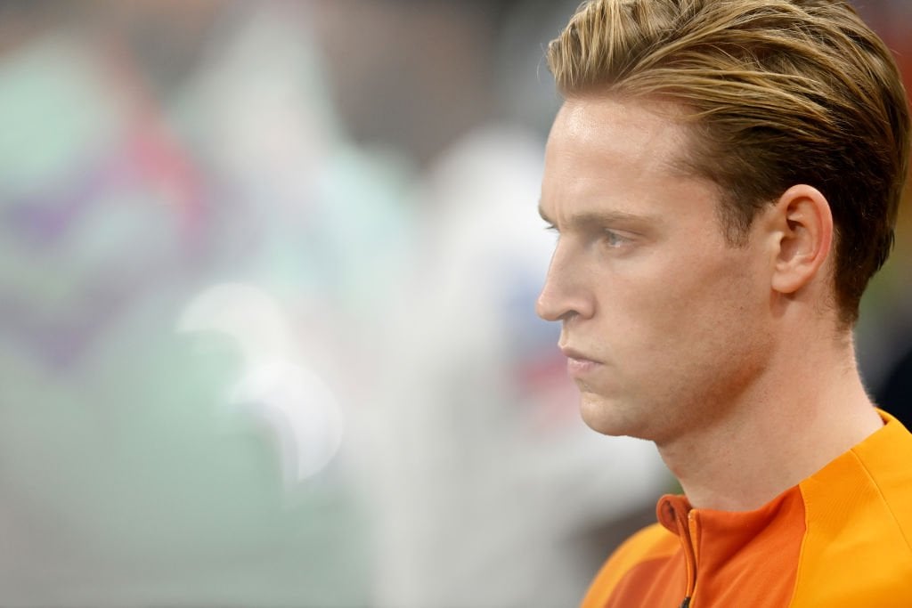 [Fabrizio Romano] Ronald Koeman on Frenkie de Jong injury: "He was not gonna be ready in three weeks, unfortunately". "Frenkie has a history with this injury so we have to think about his health. The club over there decided to take risks and this is the price we have to pay for it"