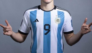 CONFIRMED: PSG wants Julián Álvarez this summer. The Argentine is believed to be keen on playing more regularly in his preferred position of central striker. Manchester City are in no rush to sell him, they will not accept a loan move either. @SunMartinB