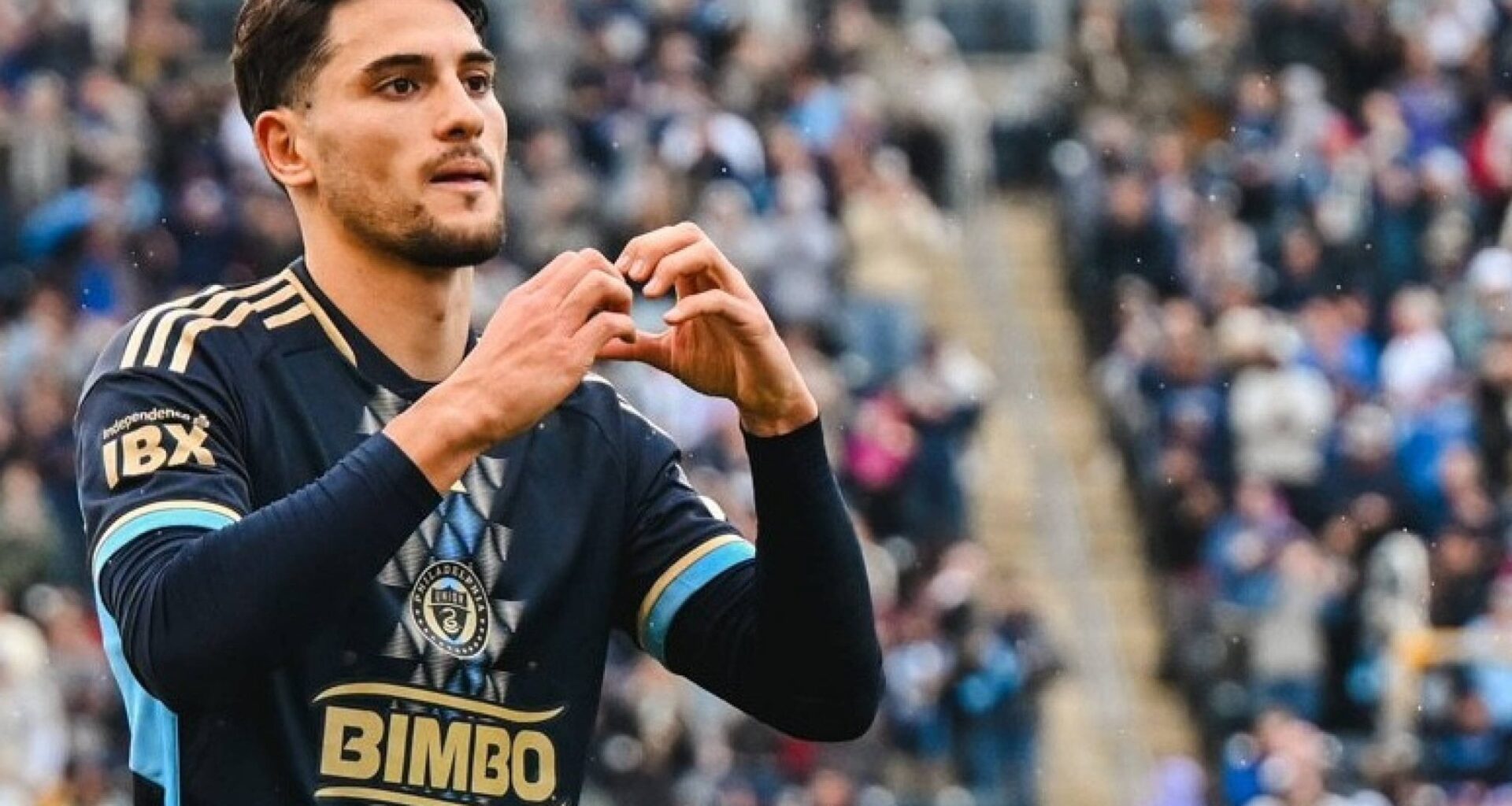 [Romano] Julián Carranza to Feyenoord, here we go! Understand deal has been agreed with Philadelphia Union. Personal terms already agreed, club to club deal now in place — working on documents. New forward for Feyenoord.