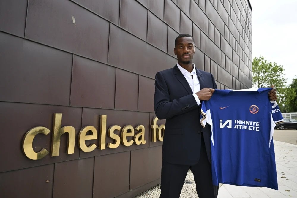 Chelsea announce signing of Tosin