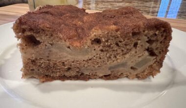 Deliciously Spiced Apple Cake Made with Freshly Canned Apples