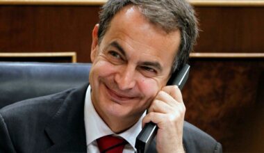 "Hola, soy Zapatero": la llamada del expresidente a los ciudadanos con la que pide el voto para el PSOE