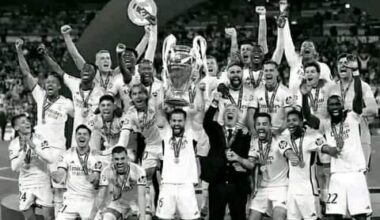 Back in the days, long time ago, when we won our last UCL 😭 i hope we get ourselves together this season and get some decent players , a good manager and why not qualify to the ucl 1/16 .. everything is possible just we need to believe 💪💪💪