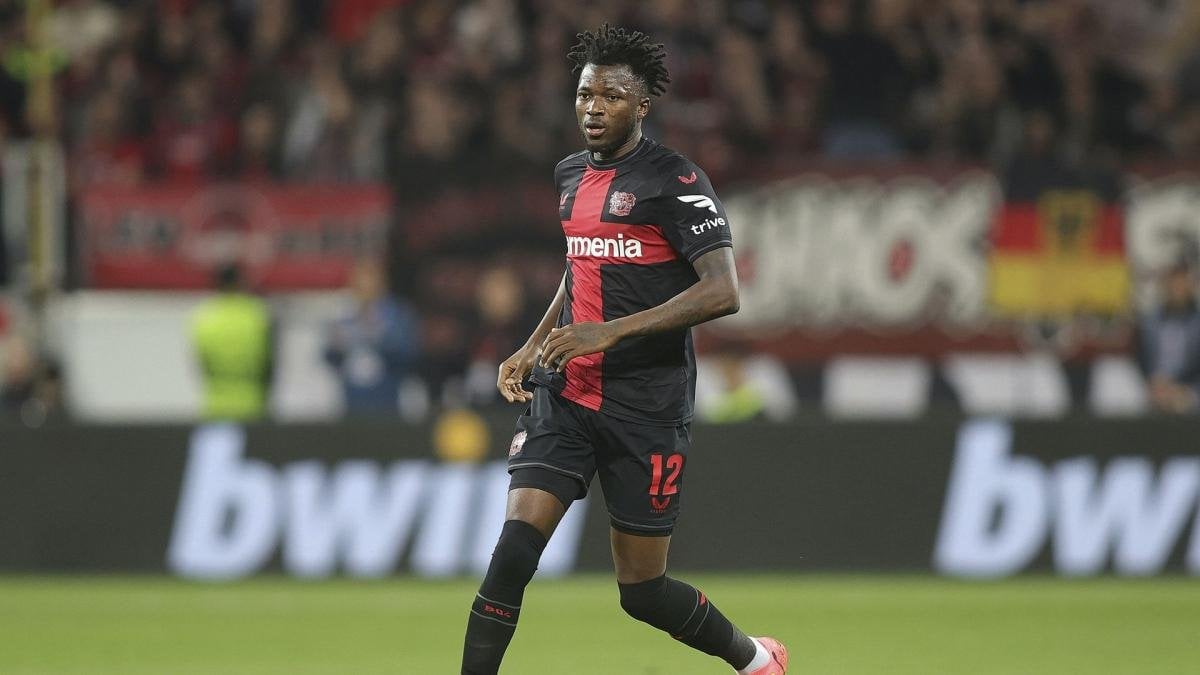 [Santi Aouna] PSG is interested in Bayer Leverkusen’s 25-year-old centre-back, Edmond Tapsoba. Tapsoba’s agent met with the PSG board and is pushing for a move to Paris.