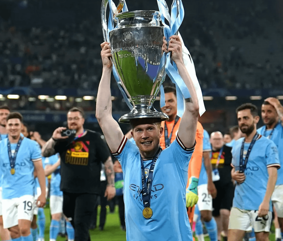 Happy 33rd Birthday to the greatest midfielder in Premier League History! Kevin De Bruyne 👑