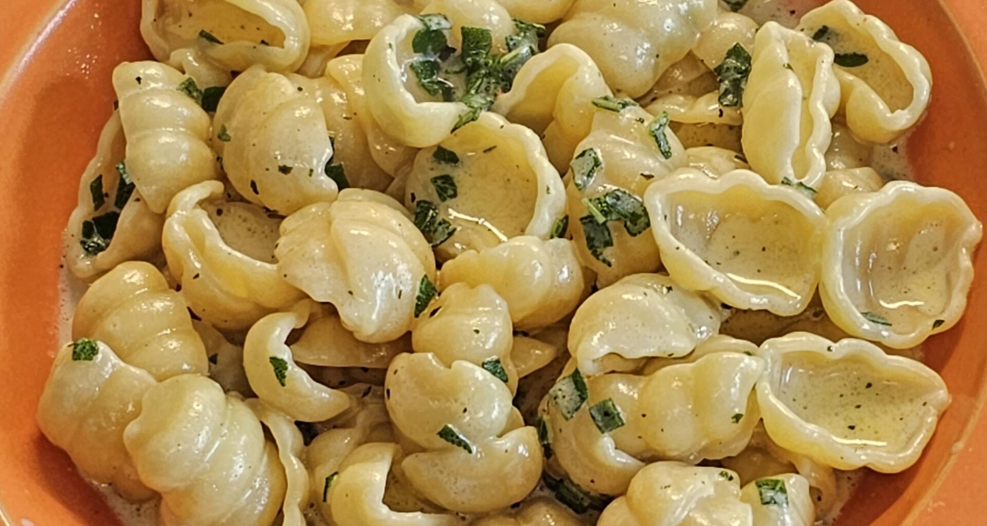 Quick lunch (20 mins): creamy pasta with freshly harvested sage