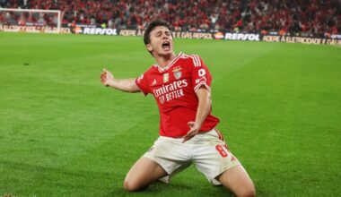 [Fabrice Hawkins] João Neves is priority for Luis Enrique in midfield but it remains a complicated deal.  The two parties have spoken recently.  The main problem remains the price asked by Benfica: more than €100M